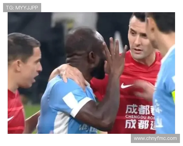 官方：因球迷对阿奇姆彭的歧视言行，成都蓉城被罚款50万元